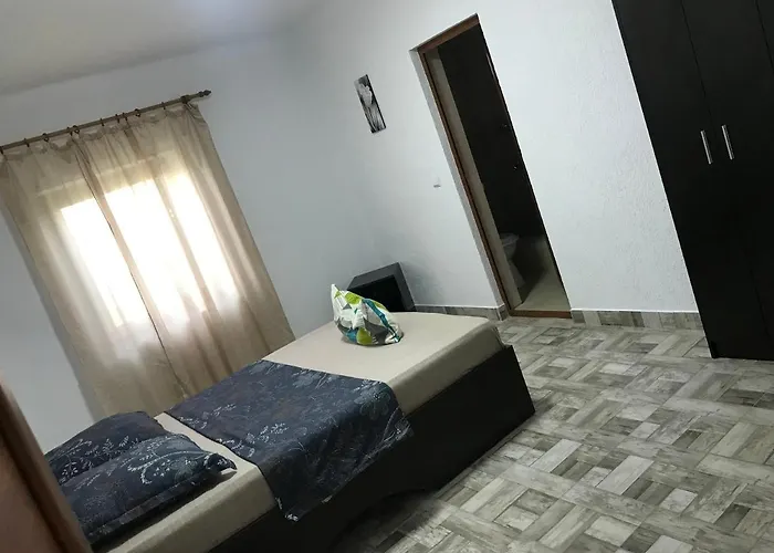 Casa Deniz * Două Mai